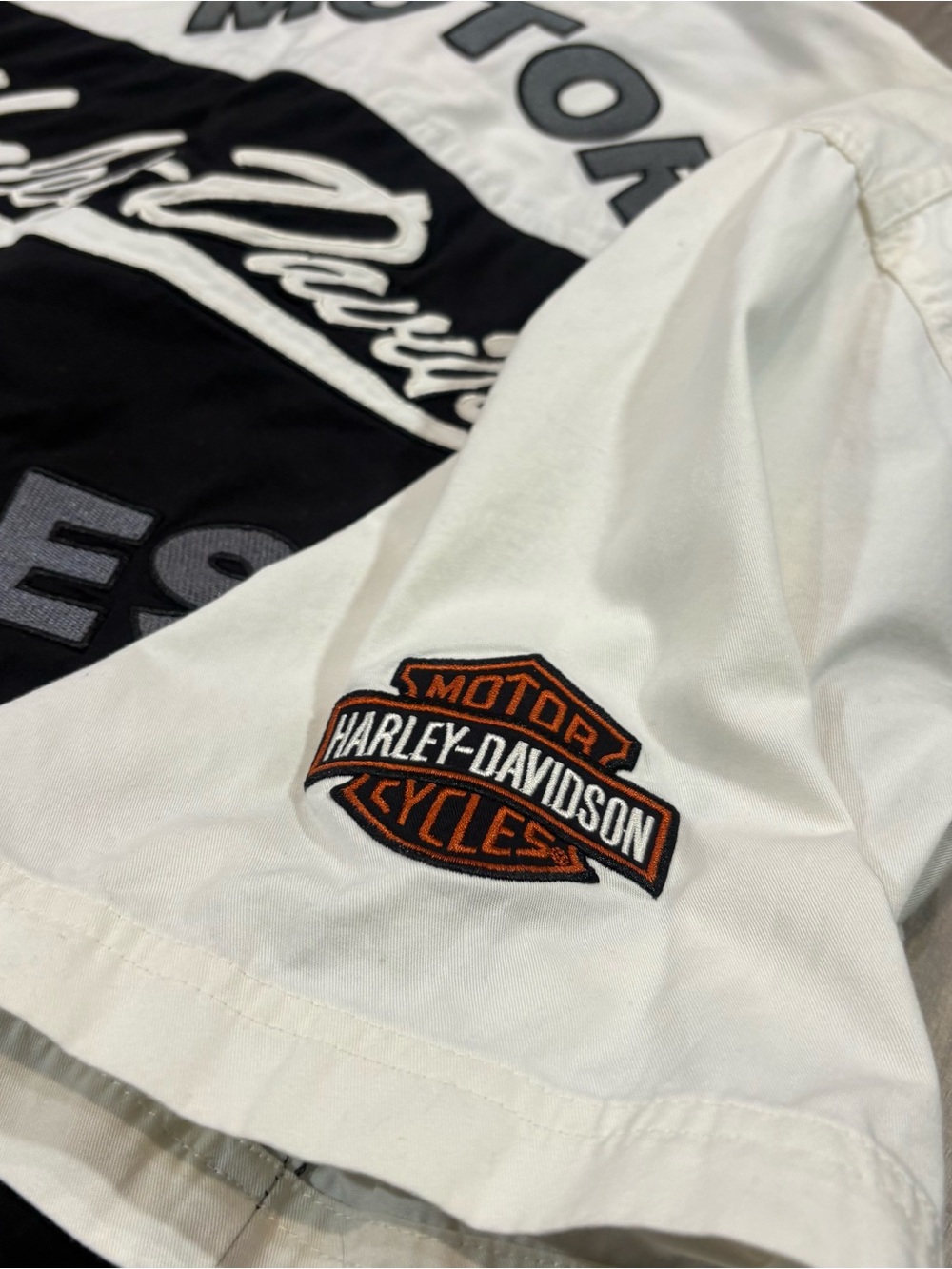 Harley-Davidson Men’s Black/ White 1903 Motorcycles Embroidered/ Patches SZ L - Picture 10 of 10